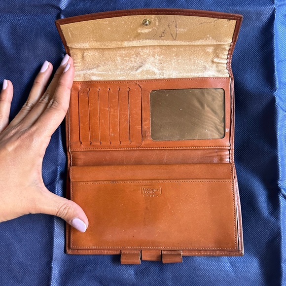 Dooney & Bourke Vintage "Drawstring Bucket shoulder bag - Picture 9 of 10